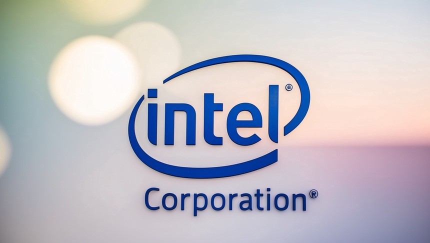 Intel Shares Drop 26% Amidst Ongoing Turnaround Challenges