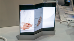  Tecno Unveils Phantom Ultimate G Fold: World’s Thinnest Tri-Fold Phone Pushes Foldable Tech to a New Level