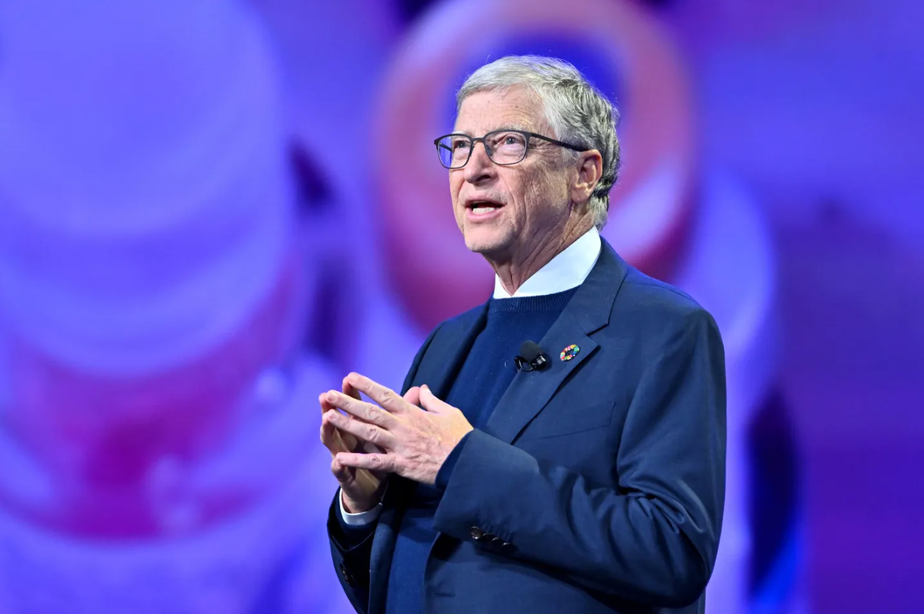 Bill Gates Sounds Alarm for Gen Z: AI Is Replacing Entry-Level Jobs Faster Than You Think
