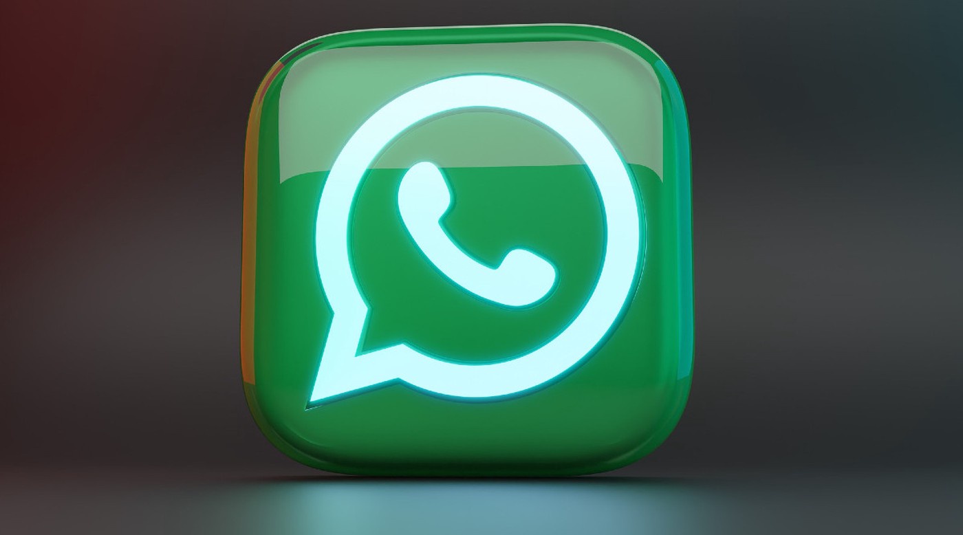 WhatsApp beta users may soon enjoy in-app message translations and voice transcriptions